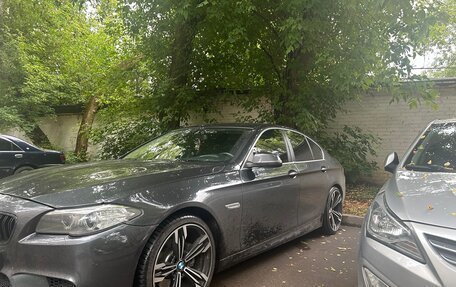 BMW 5 серия, 2014 год, 1 800 000 рублей, 2 фотография