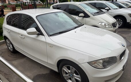 BMW 1 серия, 2011 год, 1 300 000 рублей, 7 фотография
