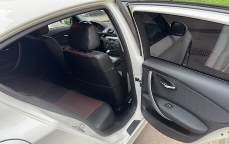 BMW 1 серия, 2011 год, 1 300 000 рублей, 21 фотография