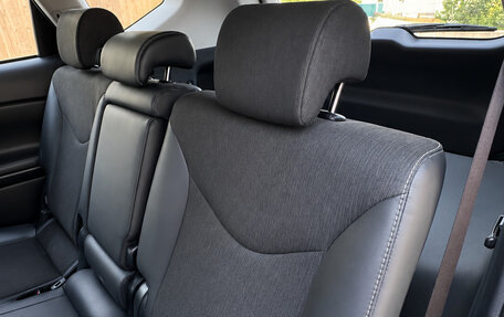 Toyota Prius Alpha I (ZVW40/41), 2019 год, 2 000 000 рублей, 6 фотография