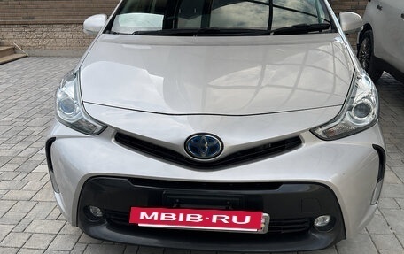 Toyota Prius Alpha I (ZVW40/41), 2019 год, 2 000 000 рублей, 2 фотография