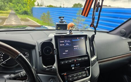 Toyota Land Cruiser 200, 2019 год, 7 650 000 рублей, 2 фотография