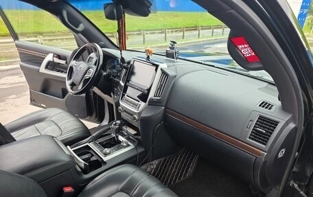 Toyota Land Cruiser 200, 2019 год, 7 650 000 рублей, 5 фотография