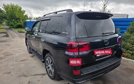 Toyota Land Cruiser 200, 2019 год, 7 650 000 рублей, 20 фотография