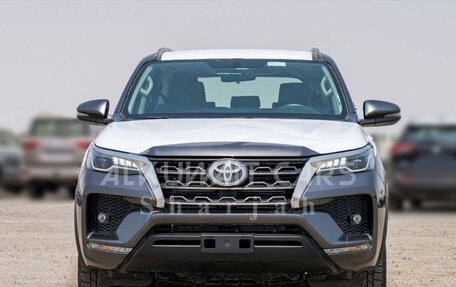 Toyota Fortuner II, 2026 год, 4 700 000 рублей, 2 фотография