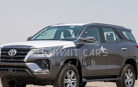 Toyota Fortuner II, 2026 год, 4 700 000 рублей, 3 фотография