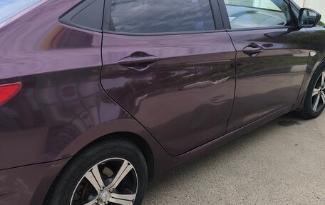 Hyundai Solaris II рестайлинг, 2011 год, 500 000 рублей, 3 фотография