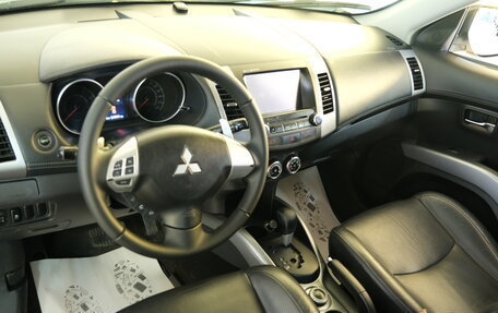 Mitsubishi Outlander III рестайлинг 3, 2011 год, 1 449 000 рублей, 10 фотография