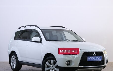 Mitsubishi Outlander III рестайлинг 3, 2011 год, 1 449 000 рублей, 2 фотография
