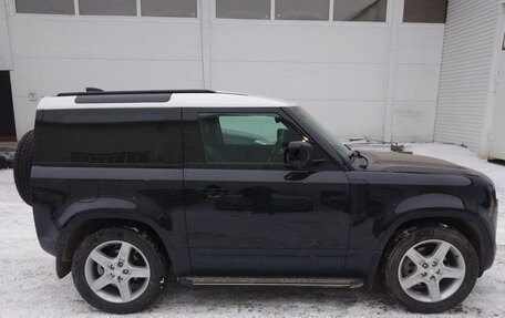 Land Rover Defender II, 2021 год, 4 850 000 рублей, 2 фотография