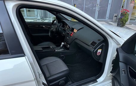 Mercedes-Benz C-Класс, 2010 год, 1 300 000 рублей, 15 фотография