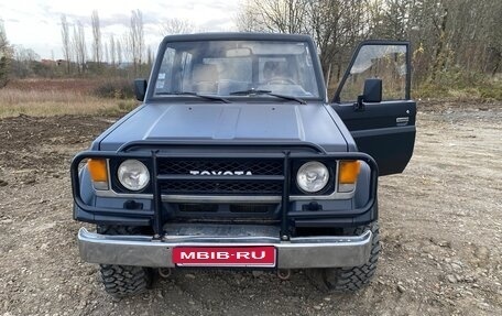 Toyota Land Cruiser 70, 1989 год, 2 300 000 рублей, 1 фотография