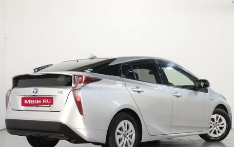 Toyota Prius IV XW50, 2017 год, 1 479 000 рублей, 7 фотография