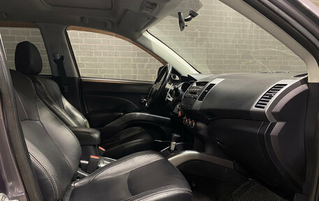 Mitsubishi Outlander III рестайлинг 3, 2008 год, 1 070 000 рублей, 10 фотография