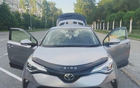 Toyota C-HR I рестайлинг, 2022 год, 1 875 000 рублей, 1 фотография