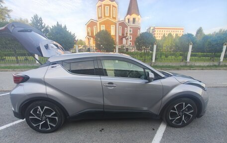 Toyota C-HR I рестайлинг, 2022 год, 1 875 000 рублей, 3 фотография
