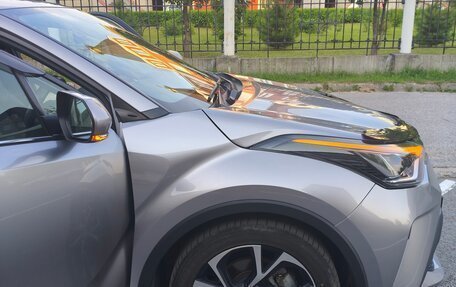 Toyota C-HR I рестайлинг, 2022 год, 1 875 000 рублей, 4 фотография