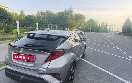 Toyota C-HR I рестайлинг, 2022 год, 1 875 000 рублей, 6 фотография
