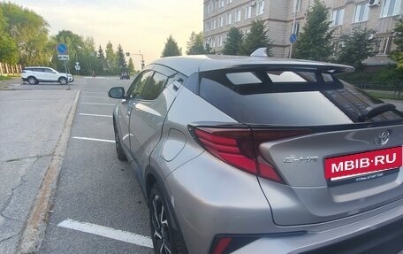 Toyota C-HR I рестайлинг, 2022 год, 1 875 000 рублей, 8 фотография
