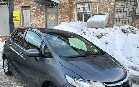 Honda Fit III, 2018 год, 1 215 000 рублей, 3 фотография