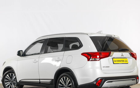 Mitsubishi Outlander III рестайлинг 3, 2020 год, 2 359 000 рублей, 5 фотография