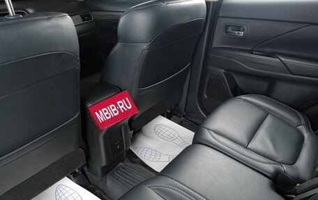 Mitsubishi Outlander III рестайлинг 3, 2020 год, 2 359 000 рублей, 9 фотография