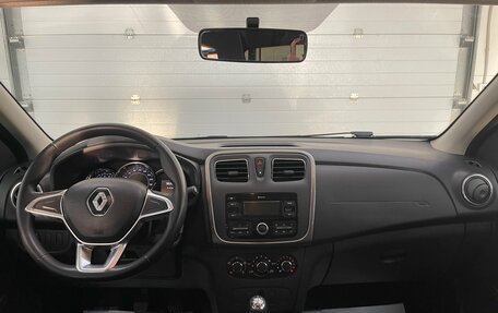 Renault Logan II, 2018 год, 959 000 рублей, 10 фотография