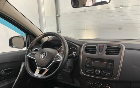 Renault Logan II, 2018 год, 959 000 рублей, 9 фотография