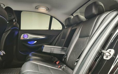 Mercedes-Benz E-Класс, 2021 год, 3 600 000 рублей, 17 фотография