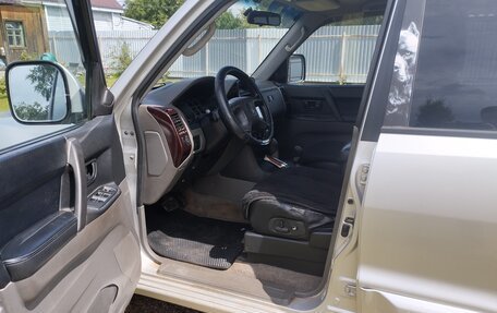 Mitsubishi Montero III, 2002 год, 750 000 рублей, 8 фотография