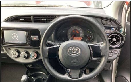 Toyota Vitz, 2018 год, 1 200 000 рублей, 4 фотография