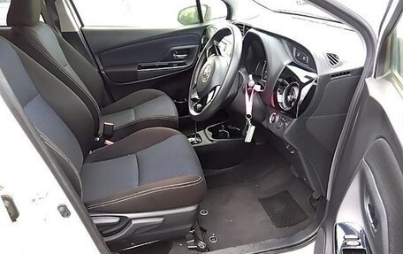 Toyota Vitz, 2018 год, 1 200 000 рублей, 7 фотография