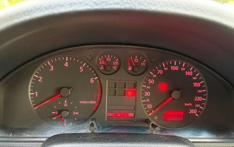Audi A4, 1999 год, 290 000 рублей, 11 фотография