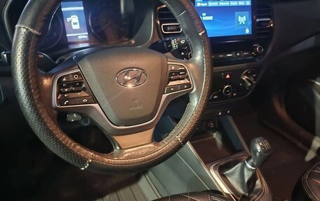 Hyundai Solaris II рестайлинг, 2020 год, 1 500 000 рублей, 3 фотография