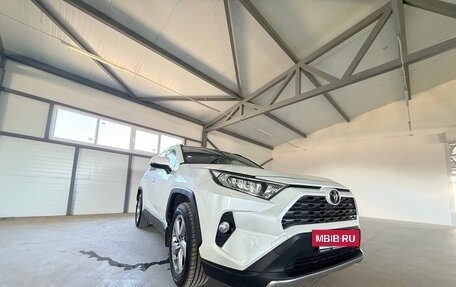 Toyota RAV4, 2020 год, 3 310 000 рублей, 5 фотография