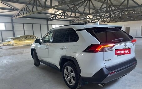 Toyota RAV4, 2020 год, 3 310 000 рублей, 10 фотография