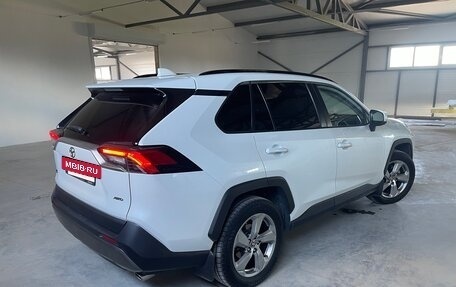 Toyota RAV4, 2020 год, 3 310 000 рублей, 9 фотография