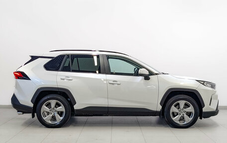 Toyota RAV4, 2022 год, 4 045 000 рублей, 4 фотография