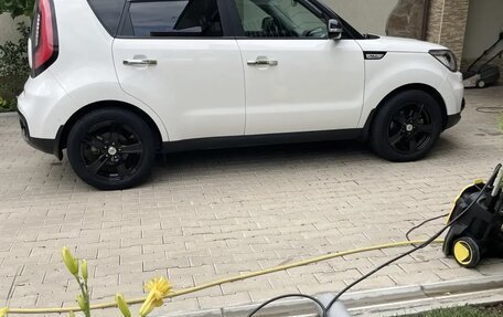 KIA Soul II рестайлинг, 2018 год, 1 800 000 рублей, 3 фотография