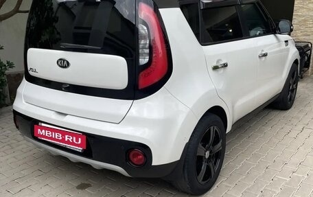 KIA Soul II рестайлинг, 2018 год, 1 800 000 рублей, 4 фотография