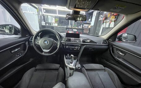 BMW 3 серия, 2017 год, 2 430 000 рублей, 13 фотография