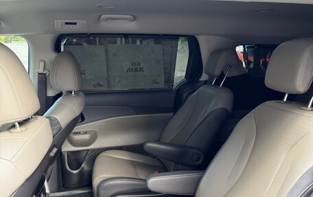 KIA Carnival, 2024 год, 5 800 000 рублей, 8 фотография
