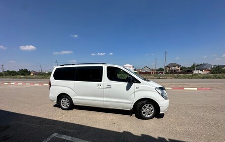 Hyundai Grand Starex Grand Starex I рестайлинг 2, 2008 год, 1 400 000 рублей, 2 фотография