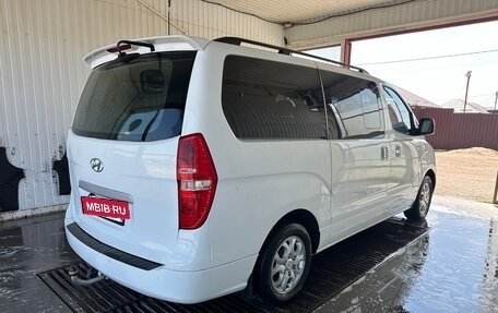 Hyundai Grand Starex Grand Starex I рестайлинг 2, 2008 год, 1 400 000 рублей, 5 фотография