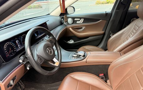 Mercedes-Benz E-Класс, 2018 год, 3 500 000 рублей, 4 фотография