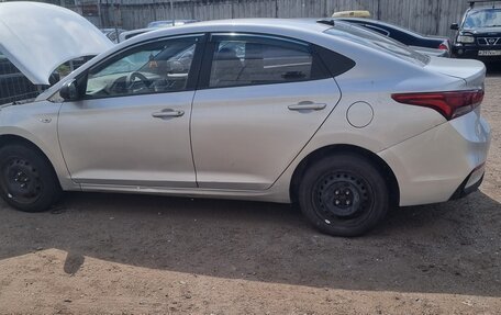 Hyundai Solaris II рестайлинг, 2019 год, 695 000 рублей, 3 фотография