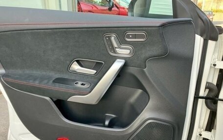 Mercedes-Benz CLA, 2022 год, 1 679 100 рублей, 38 фотография