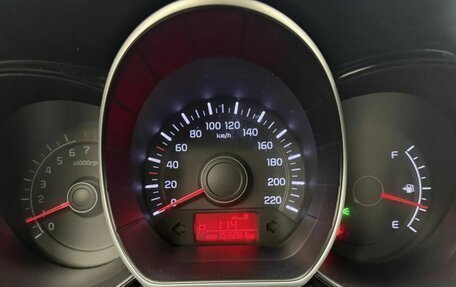 KIA Rio III рестайлинг, 2013 год, 860 000 рублей, 15 фотография