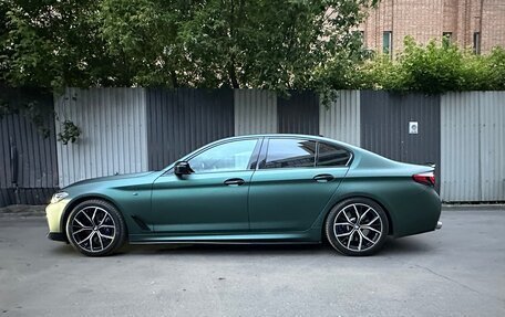 BMW 5 серия, 2022 год, 5 900 000 рублей, 2 фотография