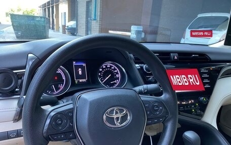 Toyota Camry, 2018 год, 2 850 000 рублей, 7 фотография